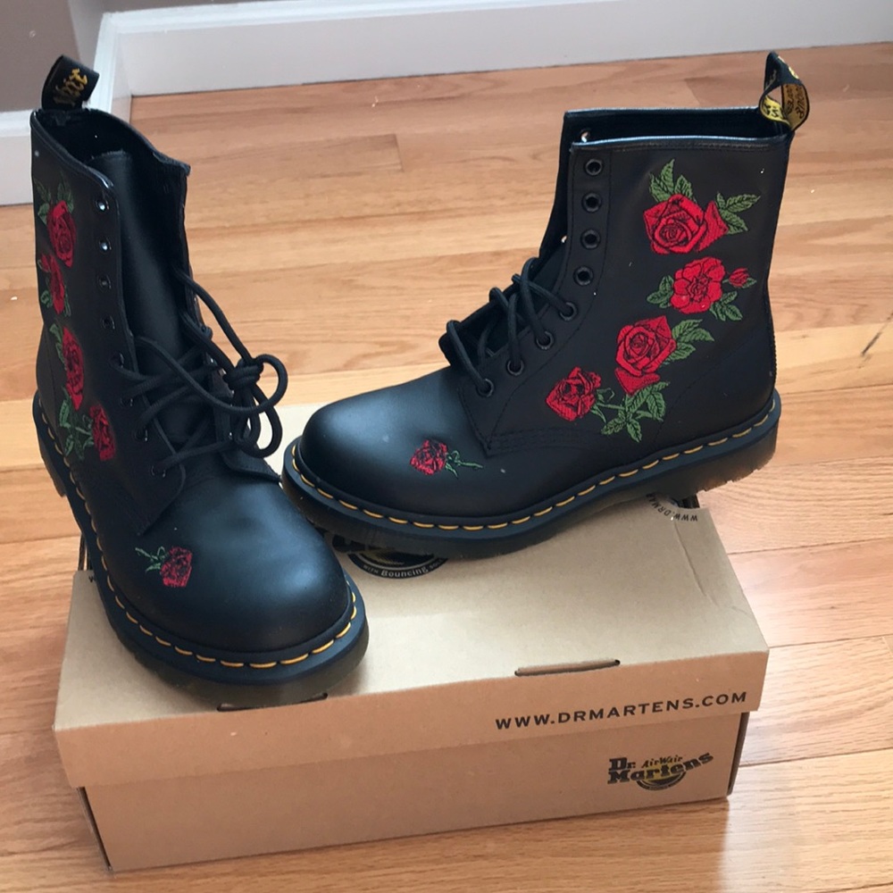 1460 VONDA FLORAL DOC MARTENS